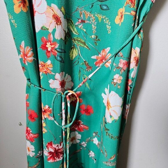 NWT ESSUE GREEN FLORAL V NECK SPAGHETTI STRAP MAXI DRESS SLIT SIDES SIZE L - Picture 8 of 15